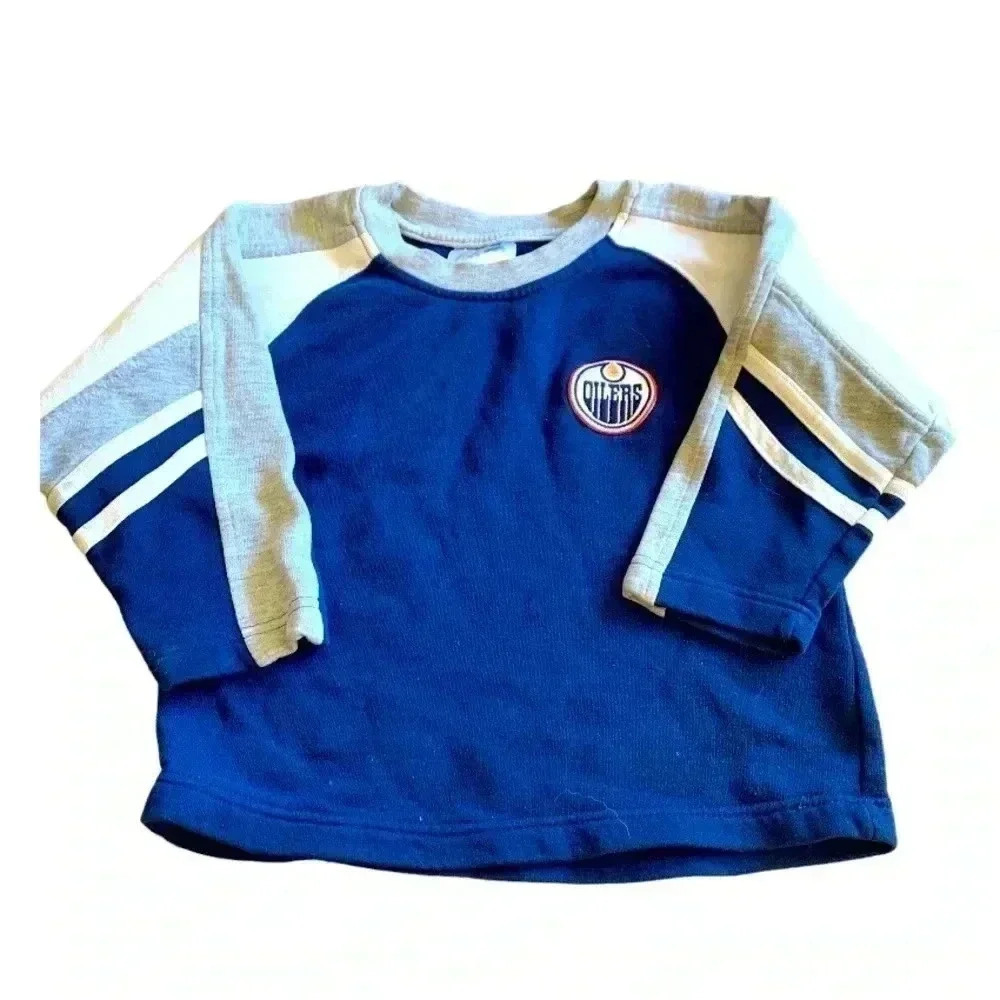 Oilers sweatshirt in excellent used condition.